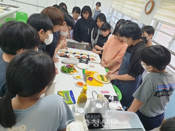 ▲ 고학년 ‘스스로 뚝딱 프로젝트’ 간단한 음식 만들기.