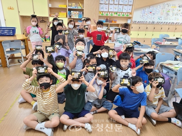 ▲ 저학년 ‘스스로 뚝딱 프로젝트’ 절기 음식 배우기.