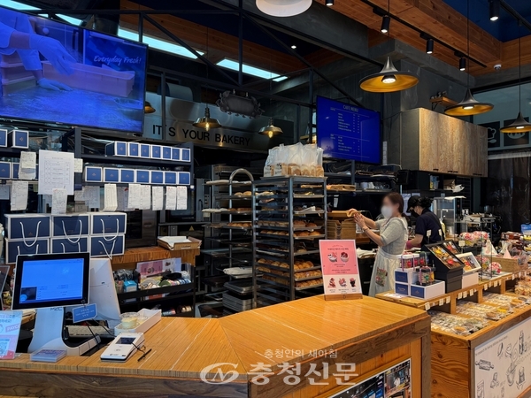 콜마르브레드 계산대/ 사진=김해인 기자