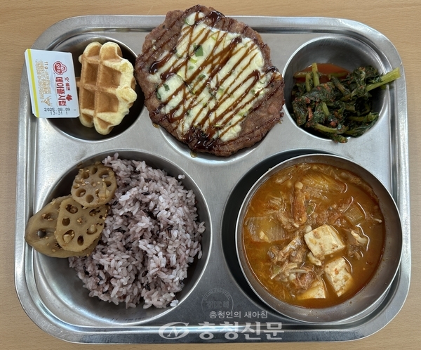 ▲ 지난달 29일 동명중학교 급식 사진.