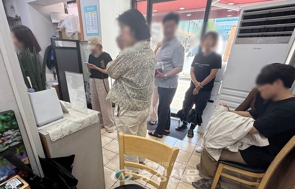 점심시간 붐비는 초월짬뽕 (사진=김해인 기자)