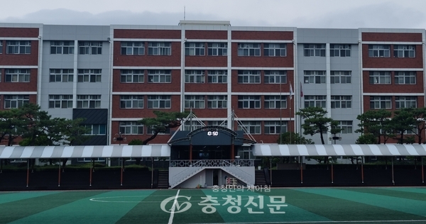 서일고등학교 전경.