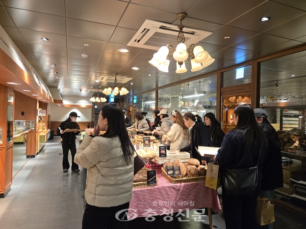 성심당 샌드위치 정거장 내부 (사진=김해인 기자)