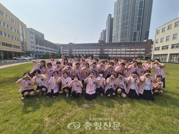 대전여자상업고등학교 학생 홍보단 BI크루 활동 모습.(사진=대전여자상업고등학교 제공)